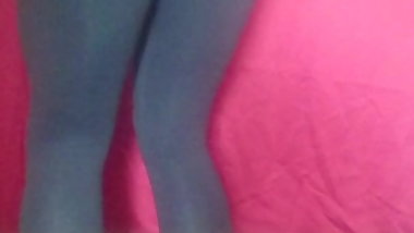 23 skinny snow white bitch trying to twerk mile high cyrus