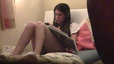 Caroline in ihrer Wohnung bespannt!