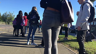 Tight Jeans 11 (College)