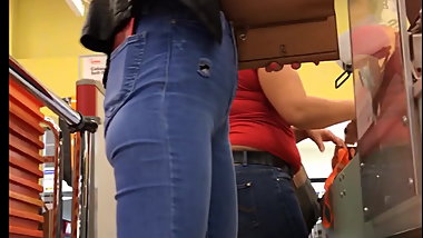 Atypical skinny teen voyeur