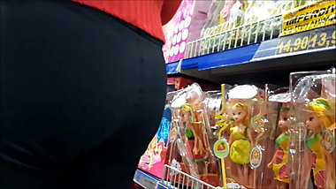 Novinha delicia na fila