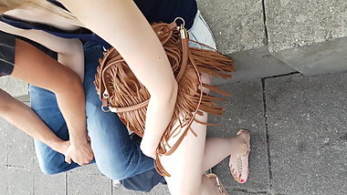 Studentin draussen die kleinen Titten und Fuesse gefilmt!