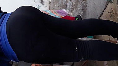 hermosa teen con un super culo bien parado