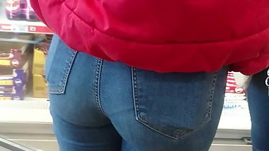 Candid sexy teen booty pt1