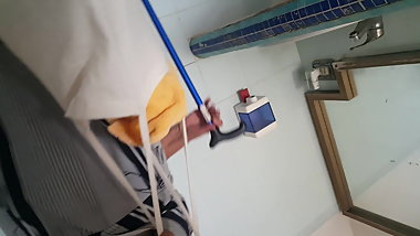 Calabria un mare di emozioni donna anziana