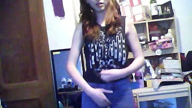 meando pantalon y bragas rojas