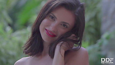 Sensual outdoor masturbation with leggy hot Ukrainian newcom