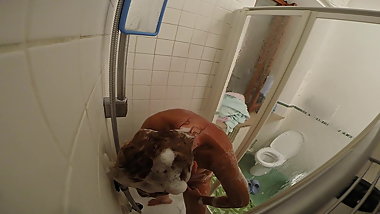 Deutsche Ex beim Fotze rasieren bespannt!