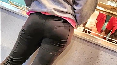 Candid Voyeur- Cute Blonde with nice ass in line