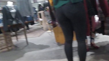 Cul d'une vendeuse