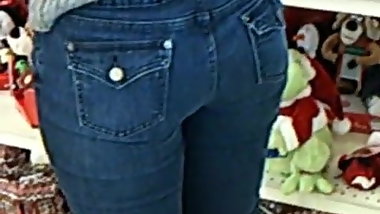 Hot Asian Ass in tight blue jeans