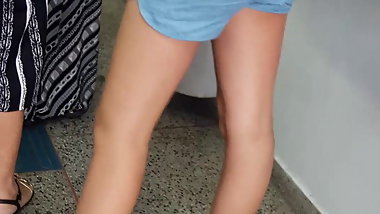 Novinha tesuda shortinho jeans fila