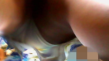 Sri Lankan Hot College Girl Bus Upskirt