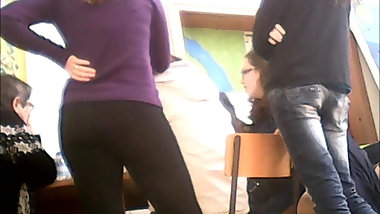 GIRLS ON COMPUTER WITH GREAT ASS