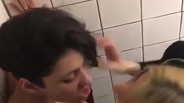 Quand la Blonde domine la Brune.