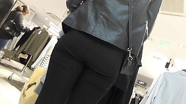 Indian Jeans Beauty In Shooping Mal