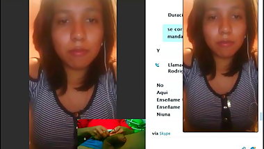 se savorea la verga que esta viendo 1 ayuda a sacar la leche