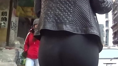 Nice ass in leggins