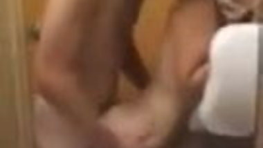 Teen girl fucked in Toilet
