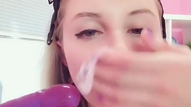 Model Pamela Shiny Dildo Sloopy