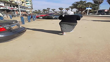 sexy hijab girl shaking her ass