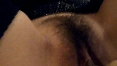 Teen love playing with tie on her body