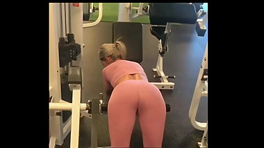 Finally got the HOTTEST Girl at the Gym!!