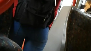 Student jeans-ass creepshot in bus