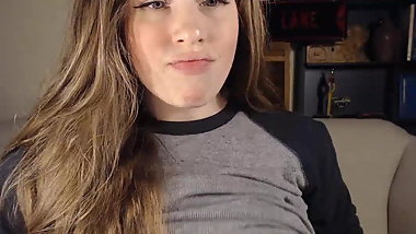 Teen With Big Boobs Put Vibrator On Pussy