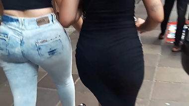 Seguindo 2 loiras e 1 morena rabudas cavalonas 4