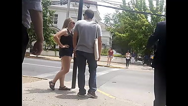 032 Rubia brasilera turista en shorts