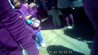 CULO MOM AFUERA ESCUELA