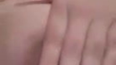 Tanja Aradjelovac mazi pickicu