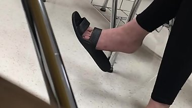 Candid Dangle (faceshot)