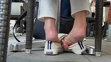 Sperry Dipping Game Of A Young Asian 1