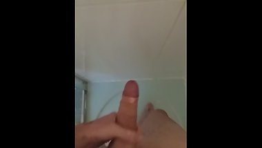 Etudiant dans sa douche