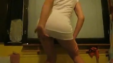 Teen Girl Shows off her Ass