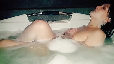 Andrea Rall - Ven al Jacuzzi conmigo