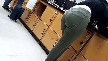 Candid Teen Highschool 18 yr Thick Ass part 2