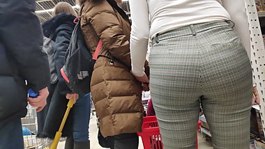 Curvy ass teens in  tight pants