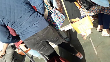 Indian Girls In Tight Jeans