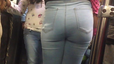 Ass & ass, culos de nenas