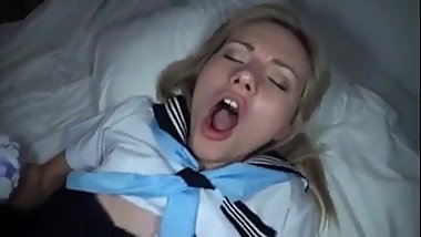 Gorgeous teen gets a creampie