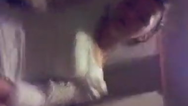 Moja devojcica '99 mi daje poklon za rodjendan 2
