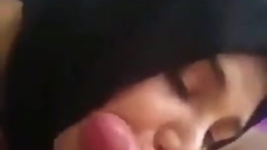 Teen in hijab sucking her family friend neighbour