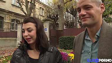 Clara pretty teen is entitled to a surprise: a second cock