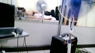 exibindo o bundao gostoso dela