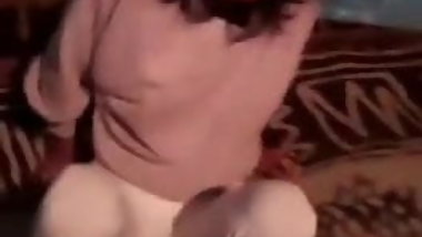mostrando mi tanga empinada