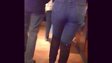 Young Latina teen vpl candid