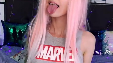 18 y.o. russian girl wants cumshot in her mouth (cute face)